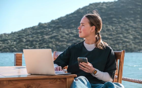 Digital nomads i pracujący zdalnie