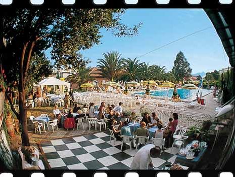 restauracja, teren hotelu, basen