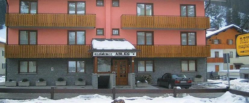 budynek główny, obiekt