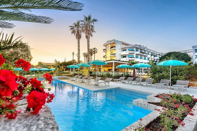 basen, budynek główny