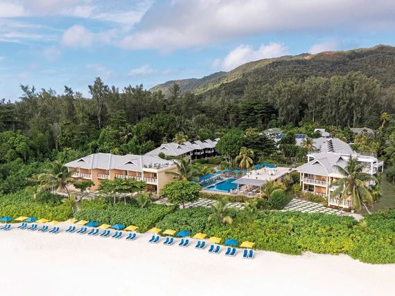 Zabudowa Acajou Beach Resort na Praslin