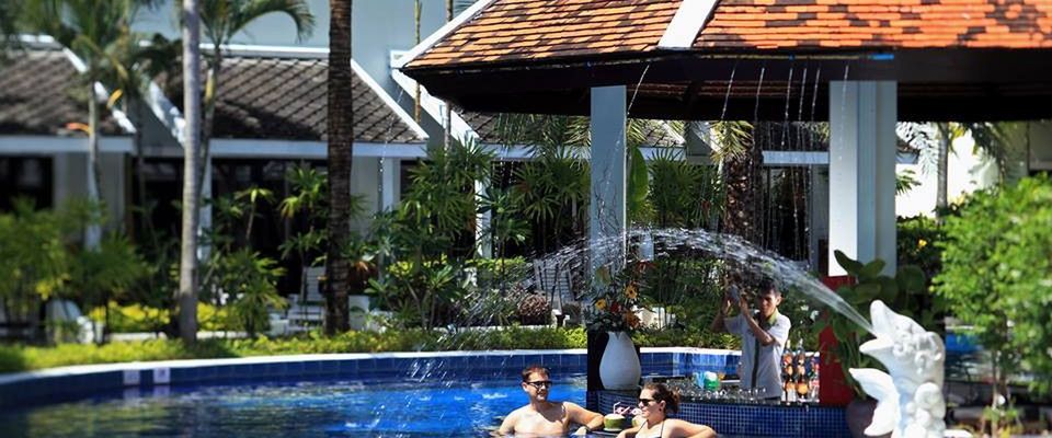 teren hotelu, pool bar, basen