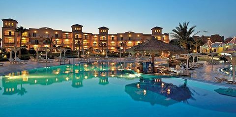 teren hotelu, basen, pool bar