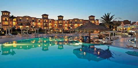 teren hotelu, basen, pool bar