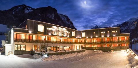 obiekt, budynek główny, teren hotelu