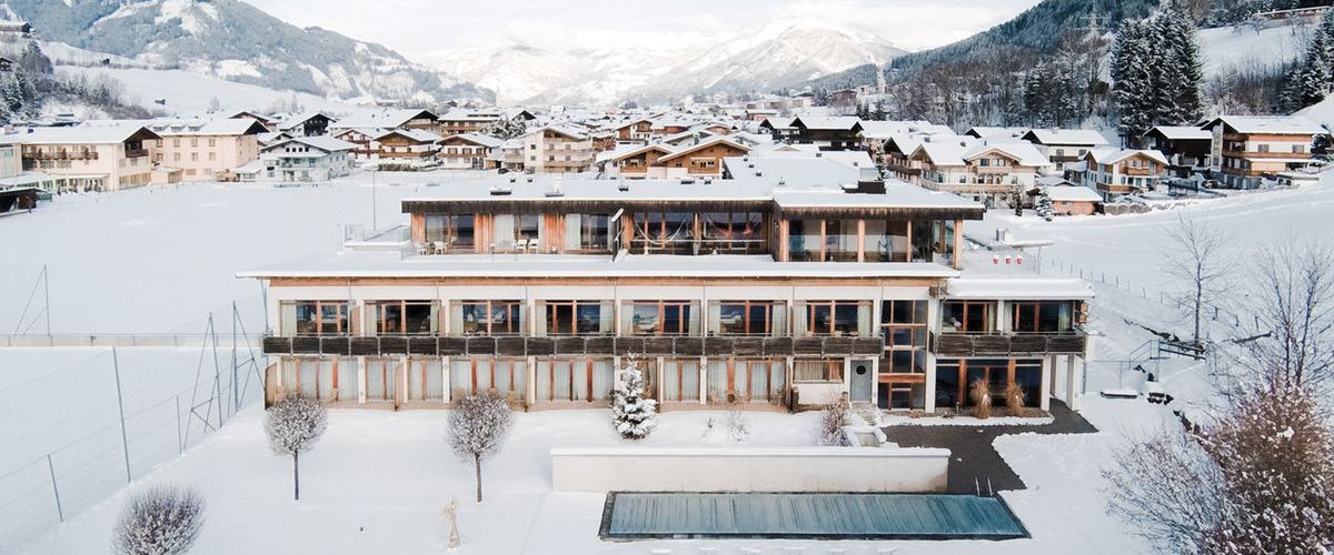 obiekt, budynek główny, teren hotelu