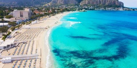 teren hotelu, plaża, obiekt