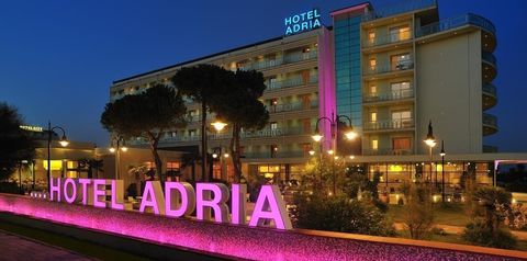 obiekt, budynek główny, teren hotelu