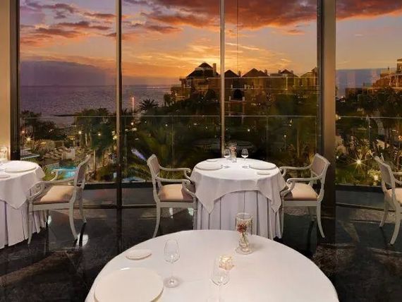 teren hotelu, restauracja