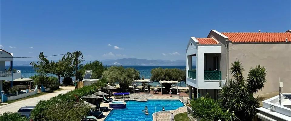obiekt, teren hotelu, basen