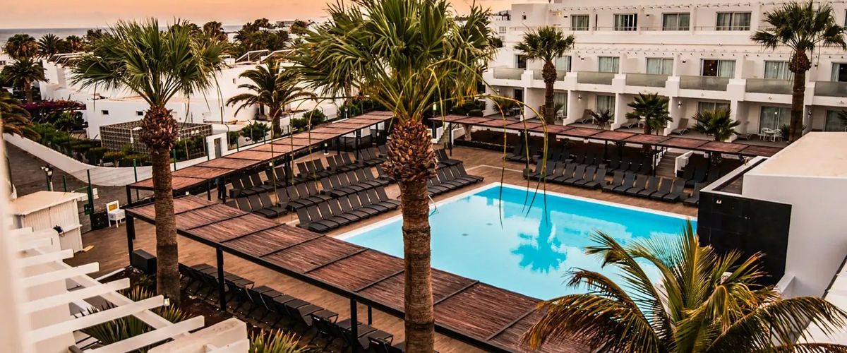 obiekt, teren hotelu, basen