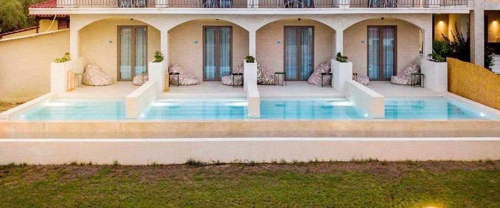 obiekt, budynek główny, teren hotelu, basen