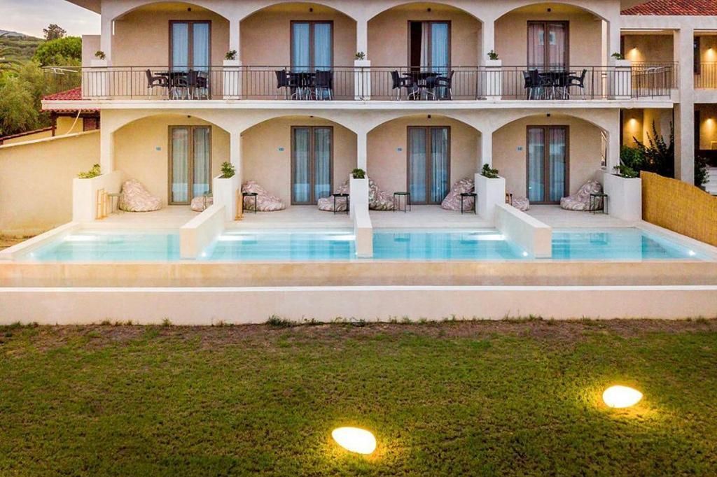 obiekt, budynek główny, teren hotelu, basen