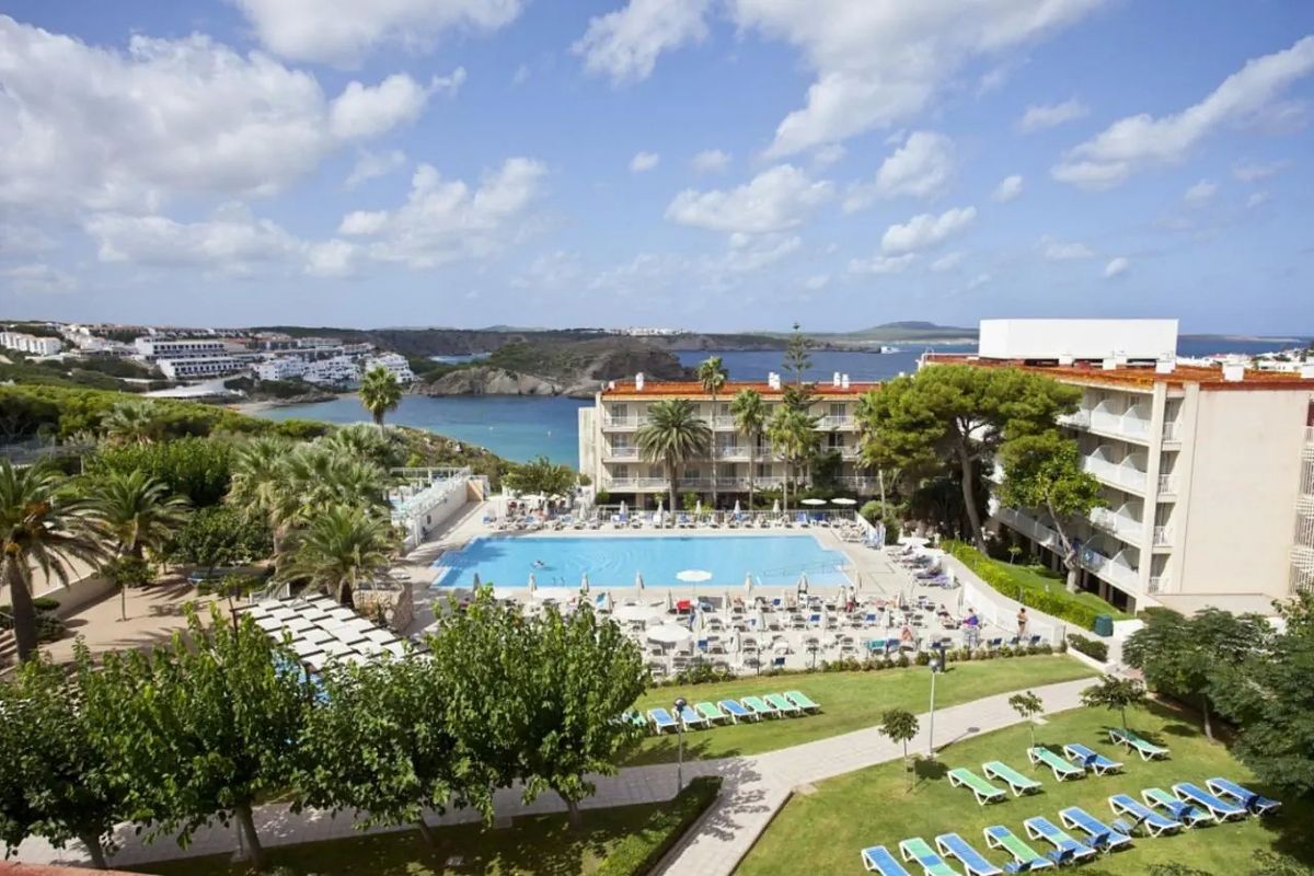 obiekt, teren hotelu, basen