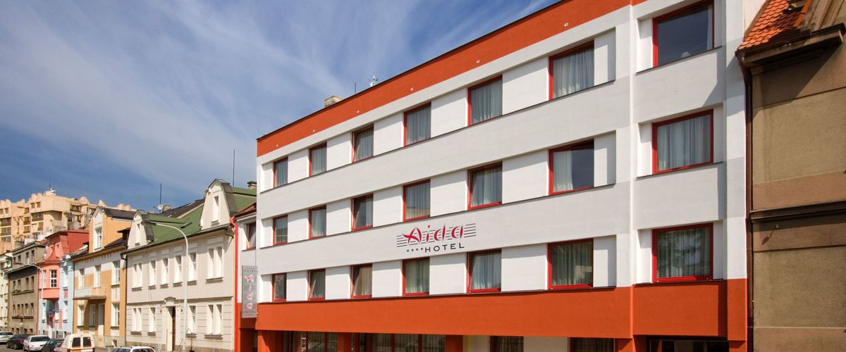 teren hotelu, budynek główny, obiekt