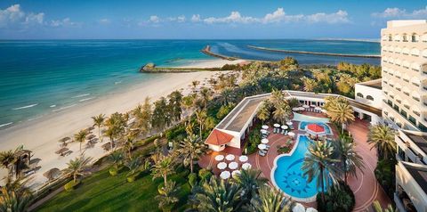 budynek główny, basen, plaża