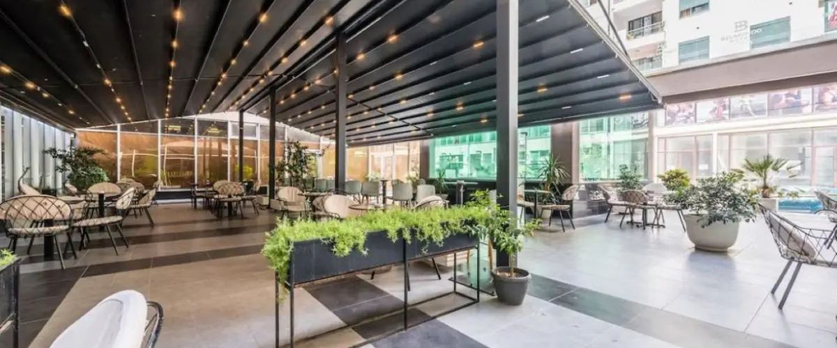 teren hotelu, kawiarnia