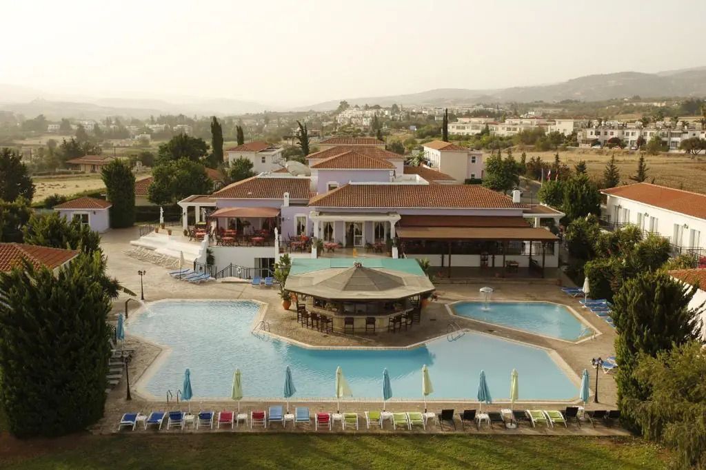 obiekt, teren hotelu, basen