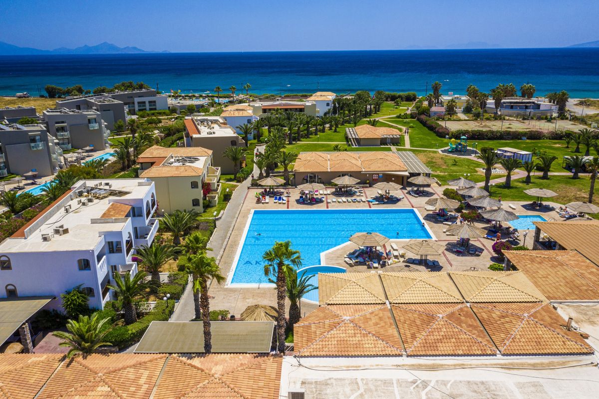 obiekt, teren hotelu, basen