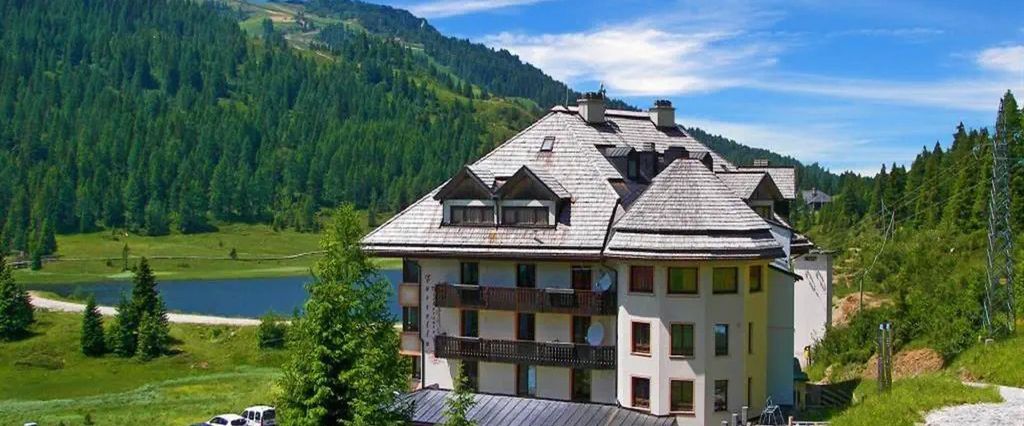 obiekt, teren hotelu