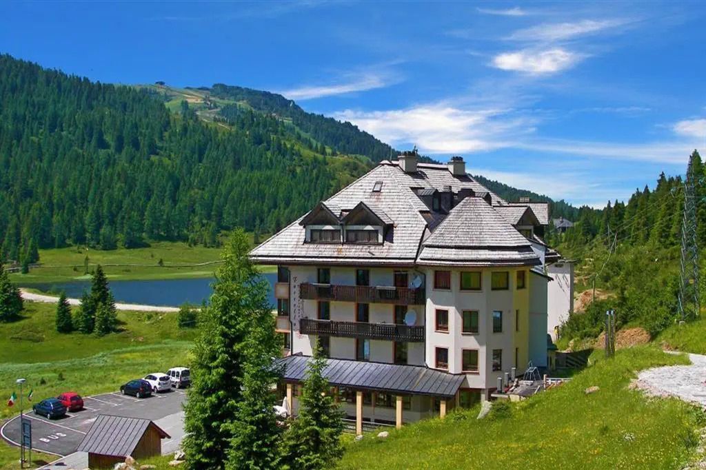 obiekt, teren hotelu