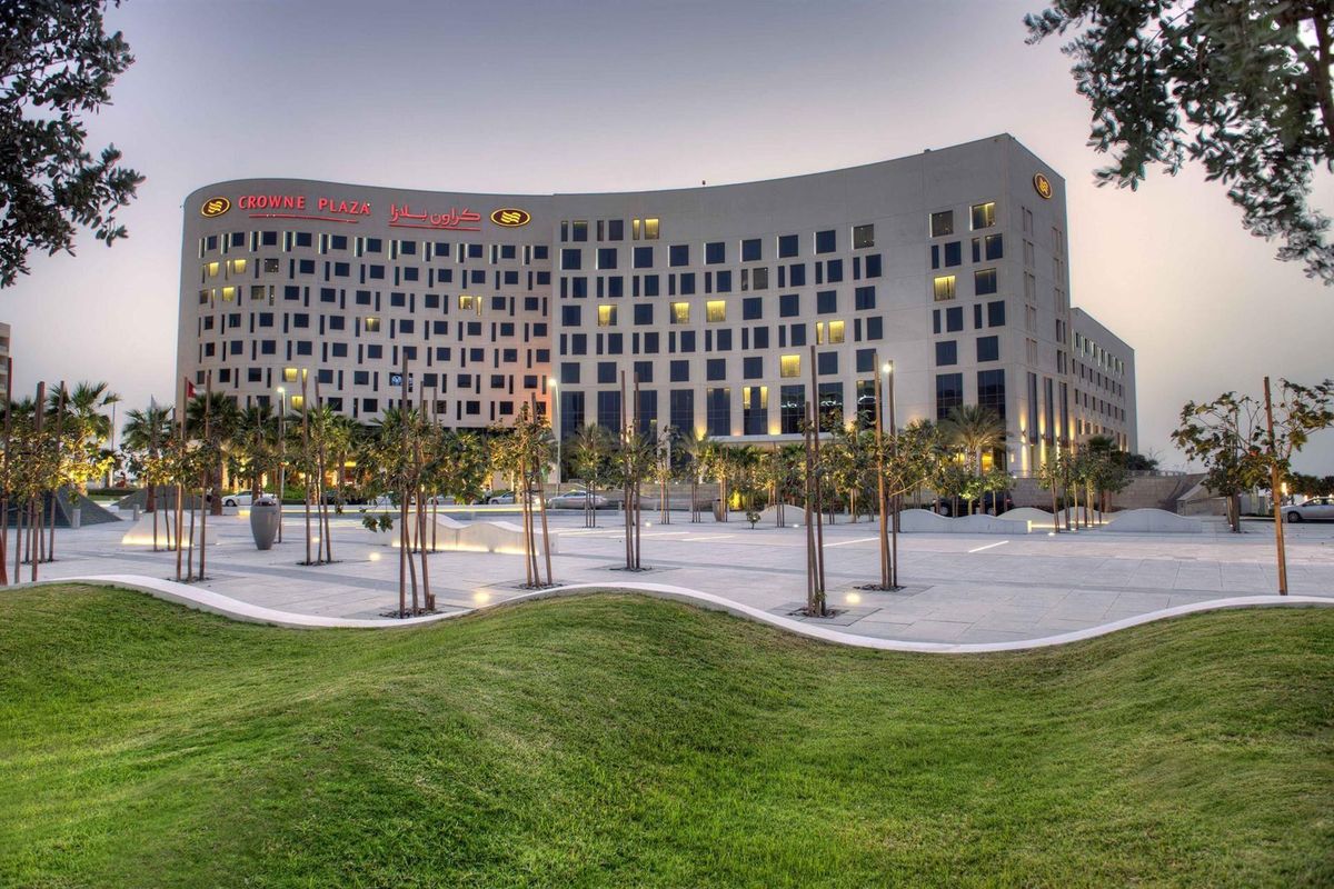 teren hotelu, budynek główny