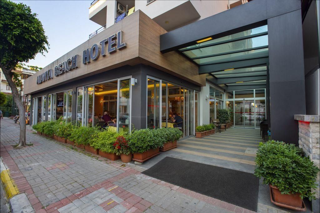 obiekt, budynek główny, teren hotelu