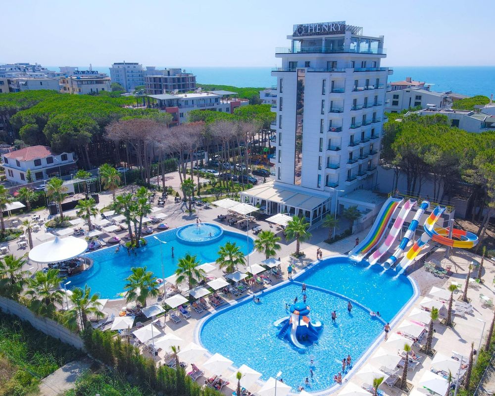 Henry Resort