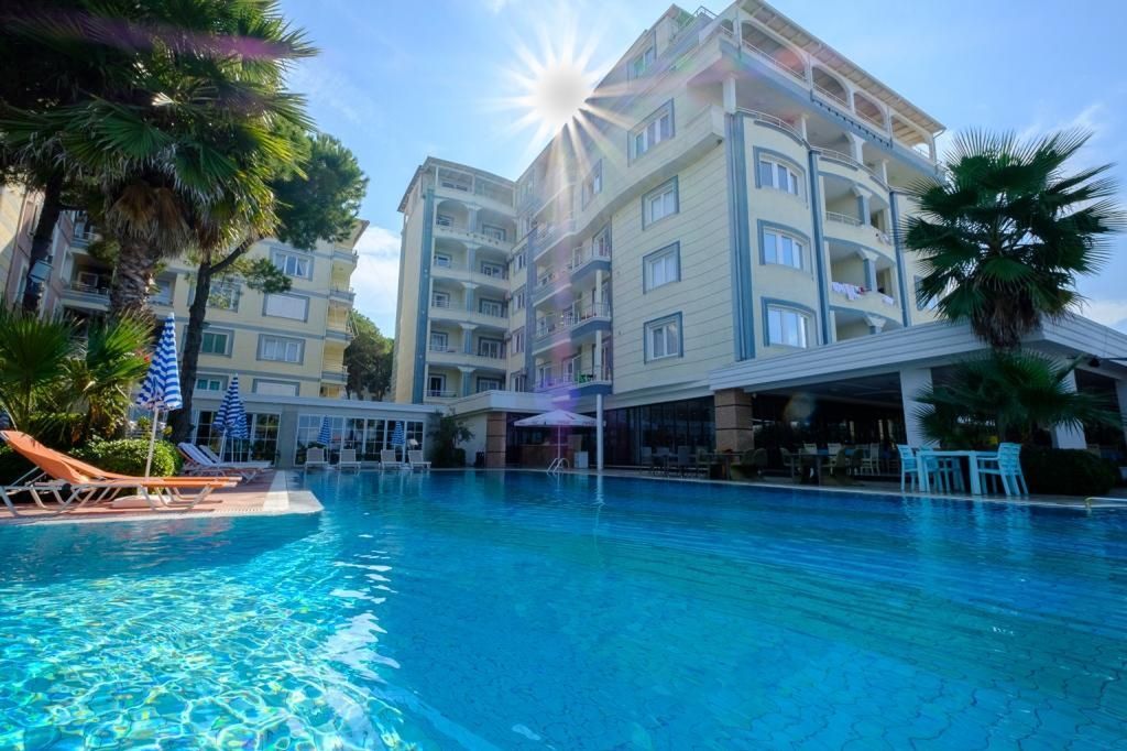 obiekt, teren hotelu, basen