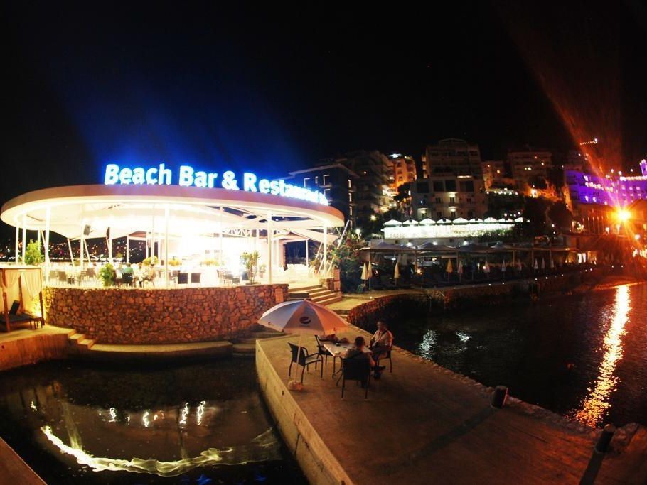 beach bar