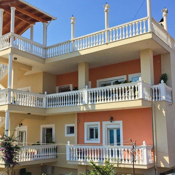 Albania - Vila Rias
