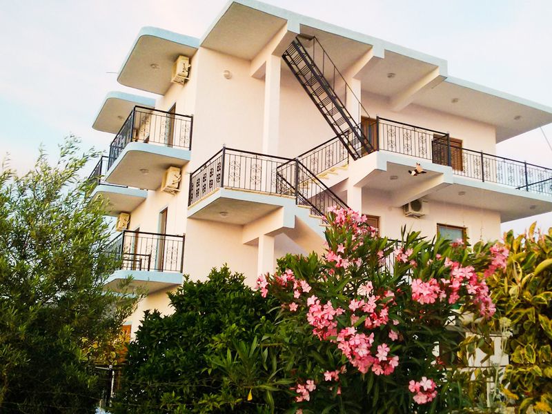 Villa Festim Caca 3*