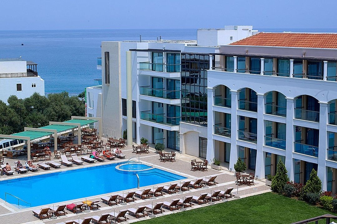 obiekt, teren hotelu, basen