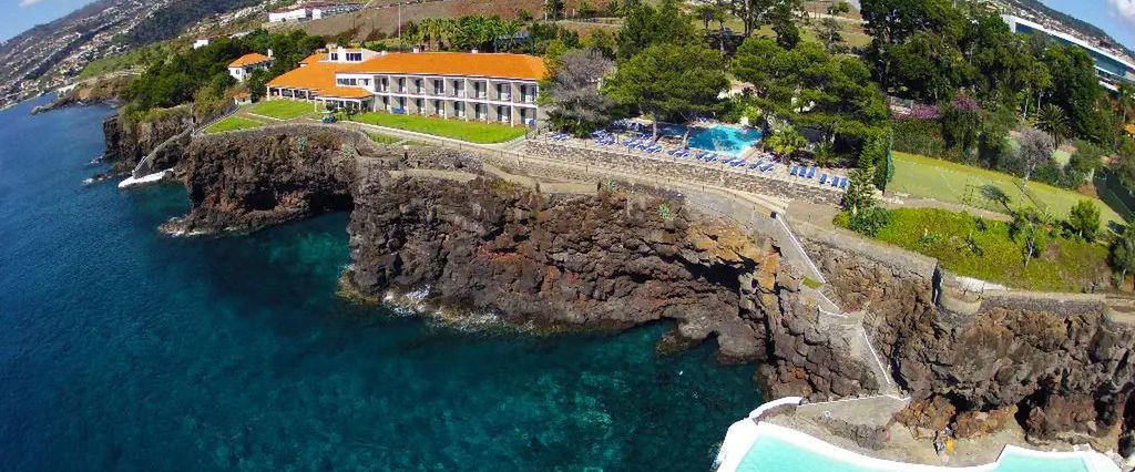 obiekt, basen, korty tenisowe