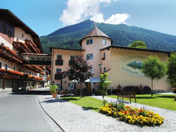 obiekt, teren hotelu
