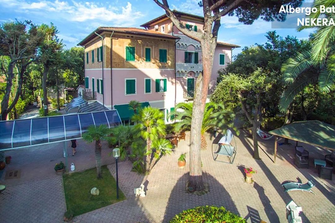 obiekt, teren hotelu