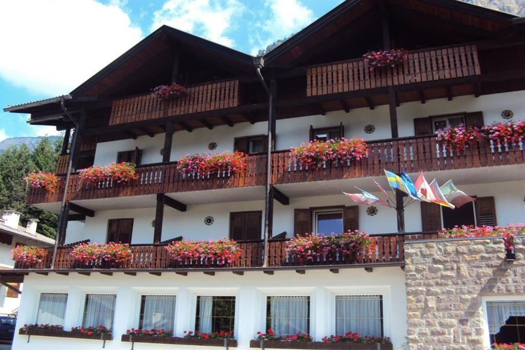 budynek główny, obiekt