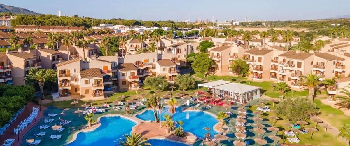 obiekt, teren hotelu, basen