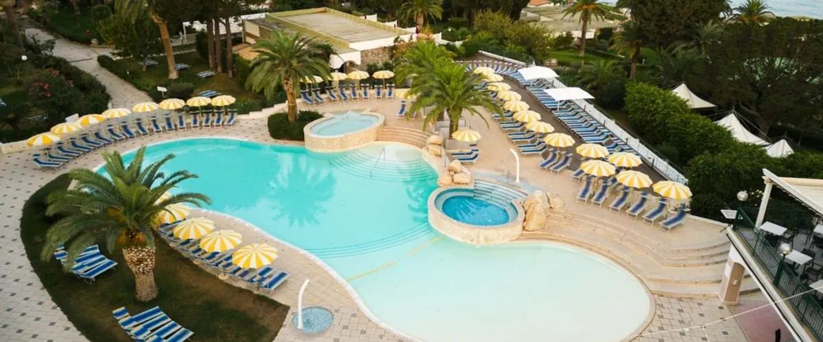 jacuzzi, basen, teren hotelu