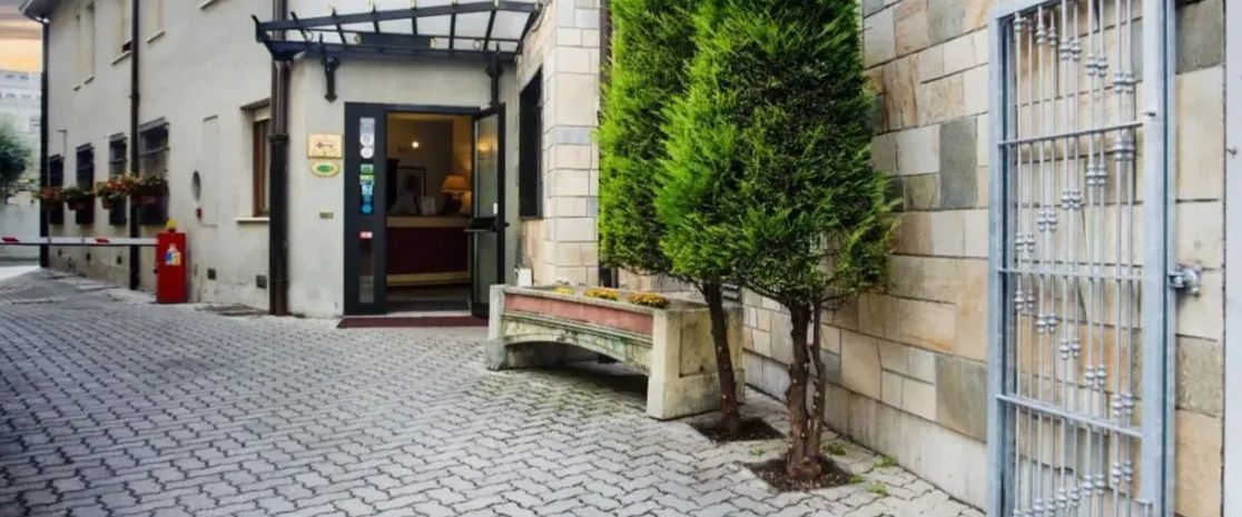 obiekt, teren hotelu