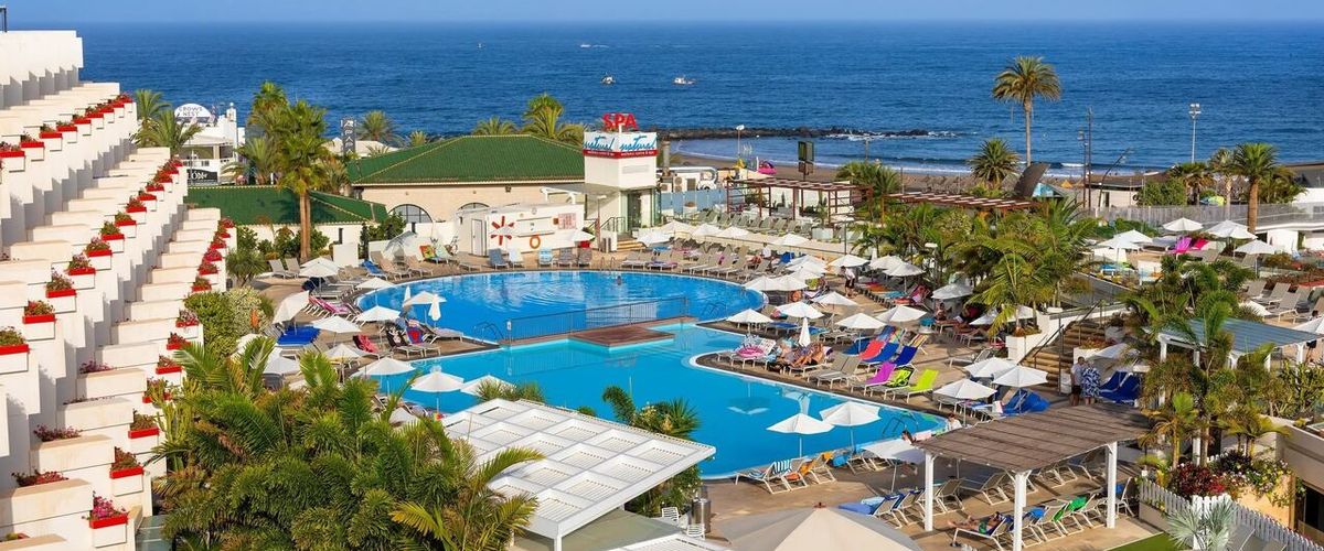 obiekt, teren hotelu, basen