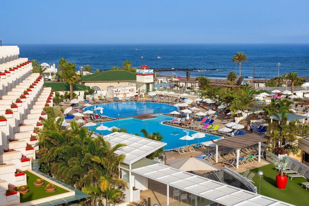obiekt, teren hotelu, basen
