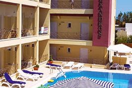 obiekt, teren hotelu, basen