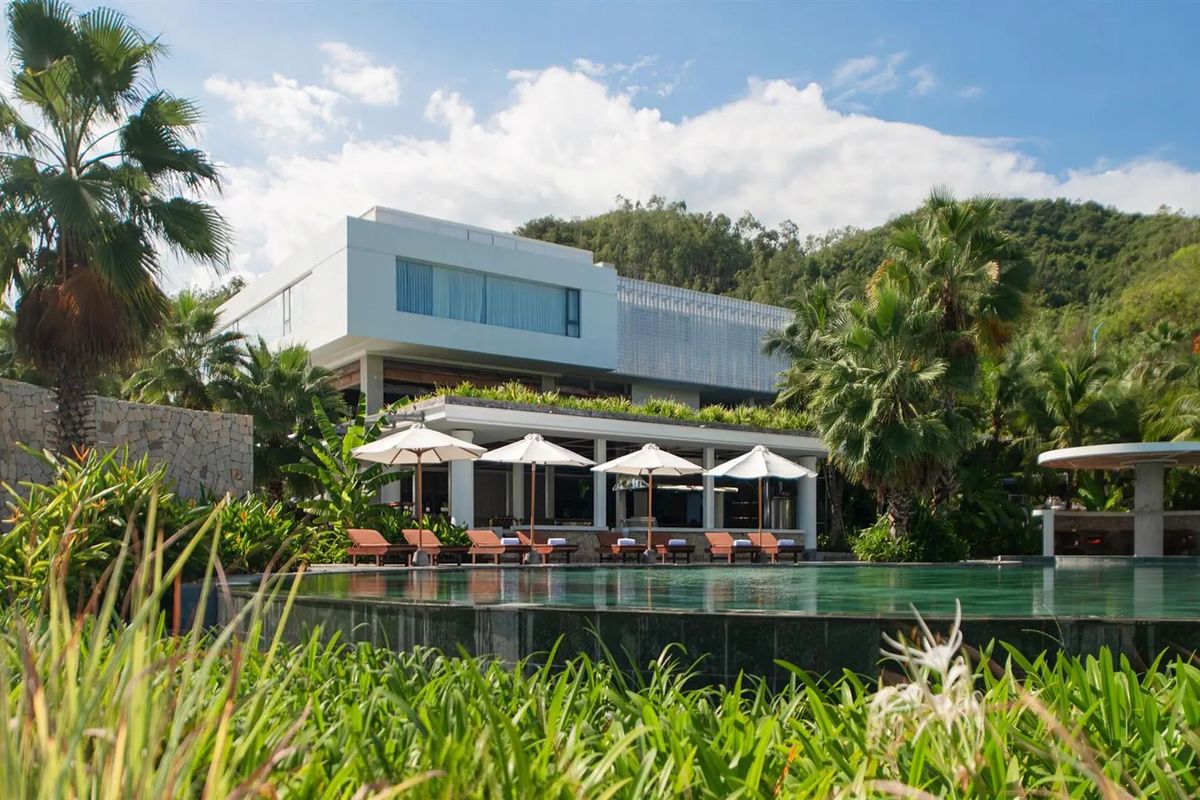 obiekt, teren hotelu, basen