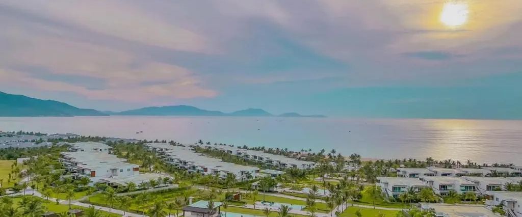 teren hotelu, basen, plaża