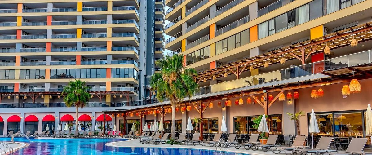 obiekt, teren hotelu, basen