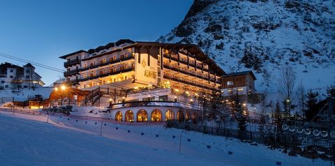 budynek główny, teren hotelu, zwiedzanie