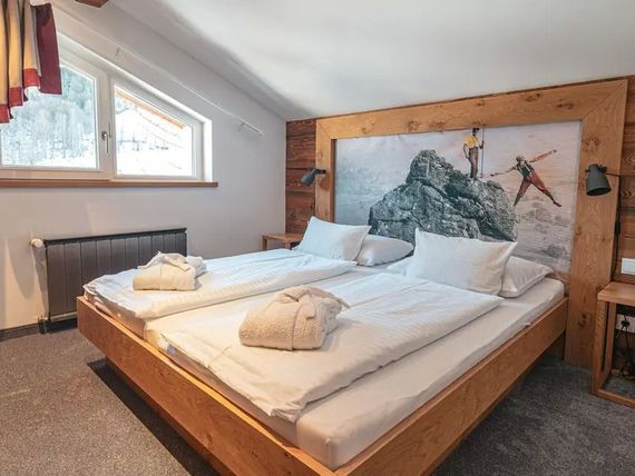 Alpen Suites 4*