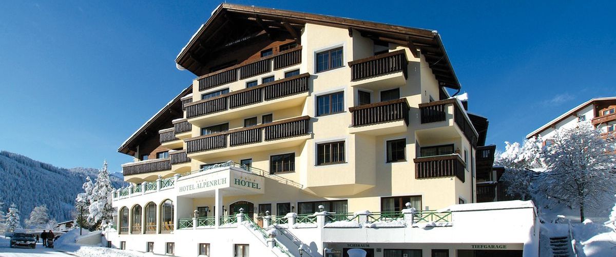 budynek główny, obiekt