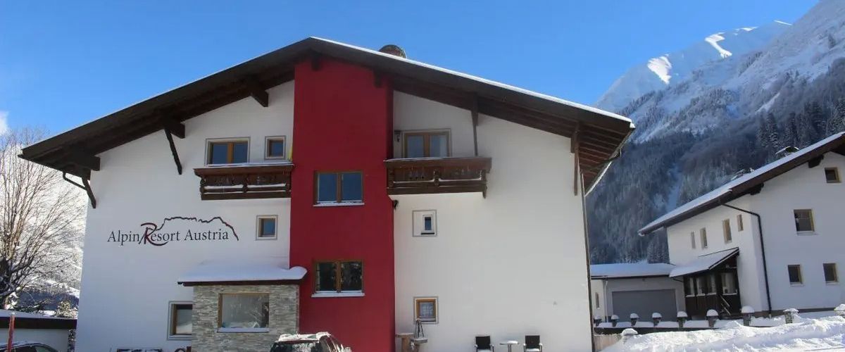 budynek główny, obiekt